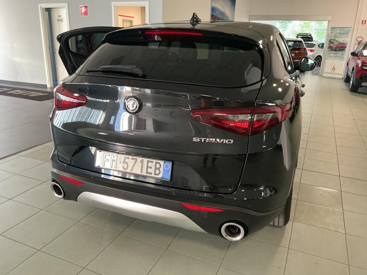 Alfa Romeo Stelvio 2.2 Turbodiesel 180 CV AT8 RWD Executive