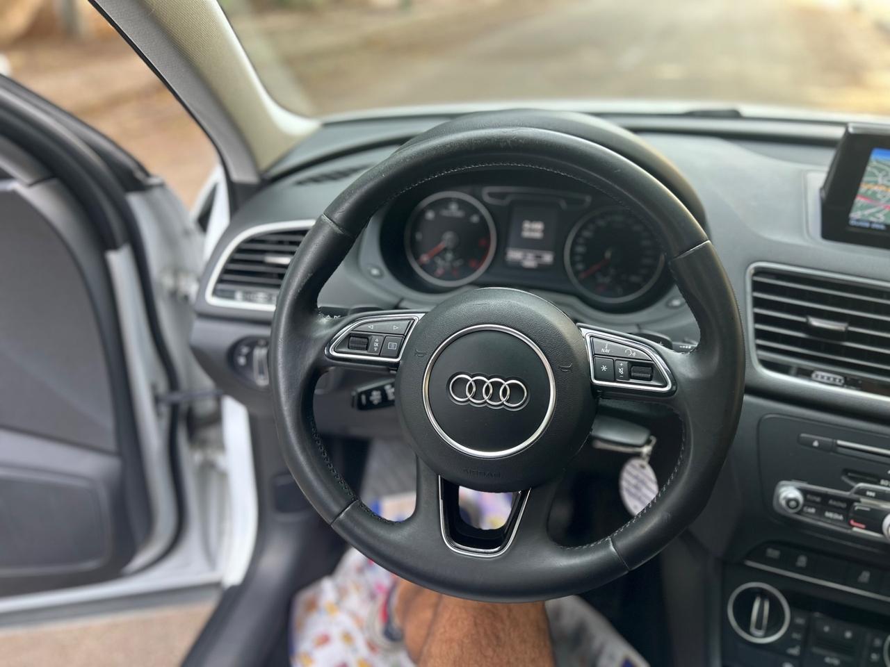 Audi Q3 2.0 TDI 150 CV Sport tetto apribile
