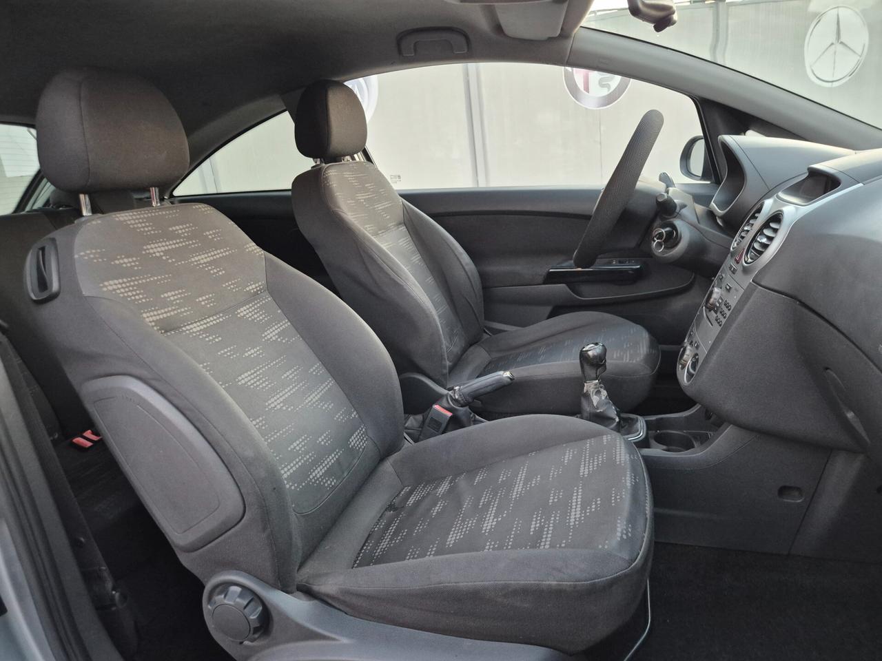 Opel CORSA 1.2 85CV 3 porte GPL RESTAYLING 2012