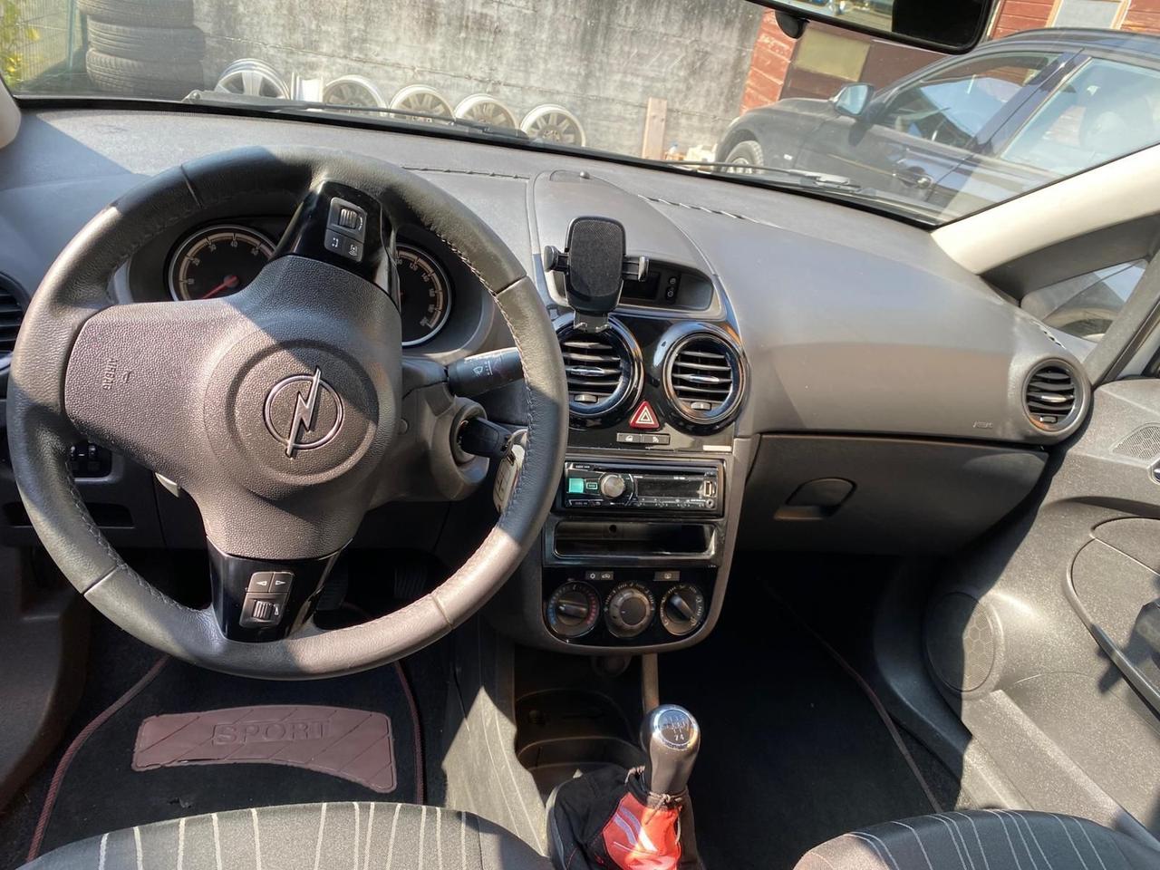 Opel Corsa 1.2 80CV 3 porte GPL-TECH Edition