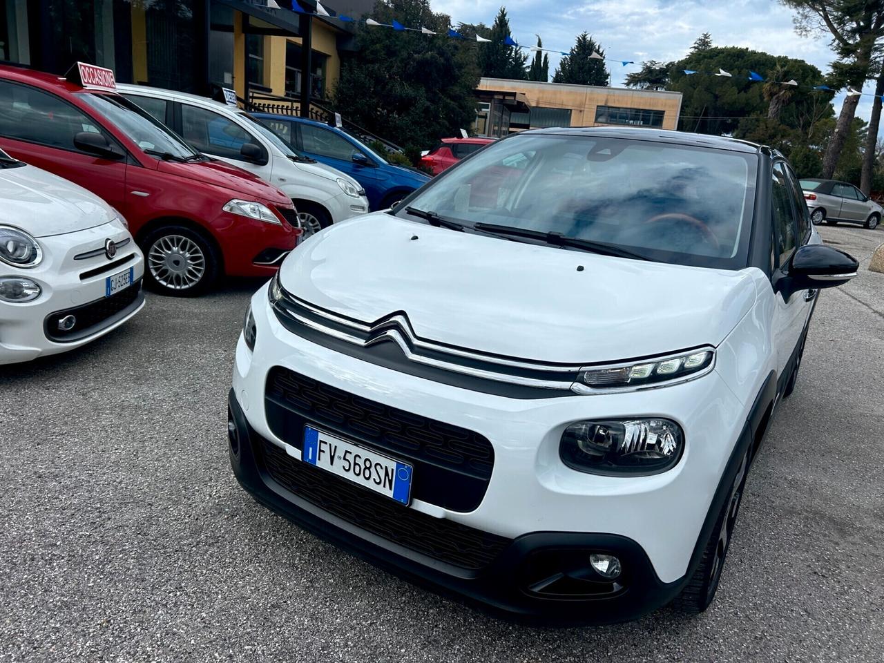 " UNA CHICCA " Citroen C3 PureTech EAT6 ELLE s