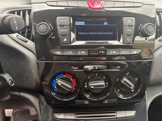 Lancia Ypsilon 1.0 FireFly