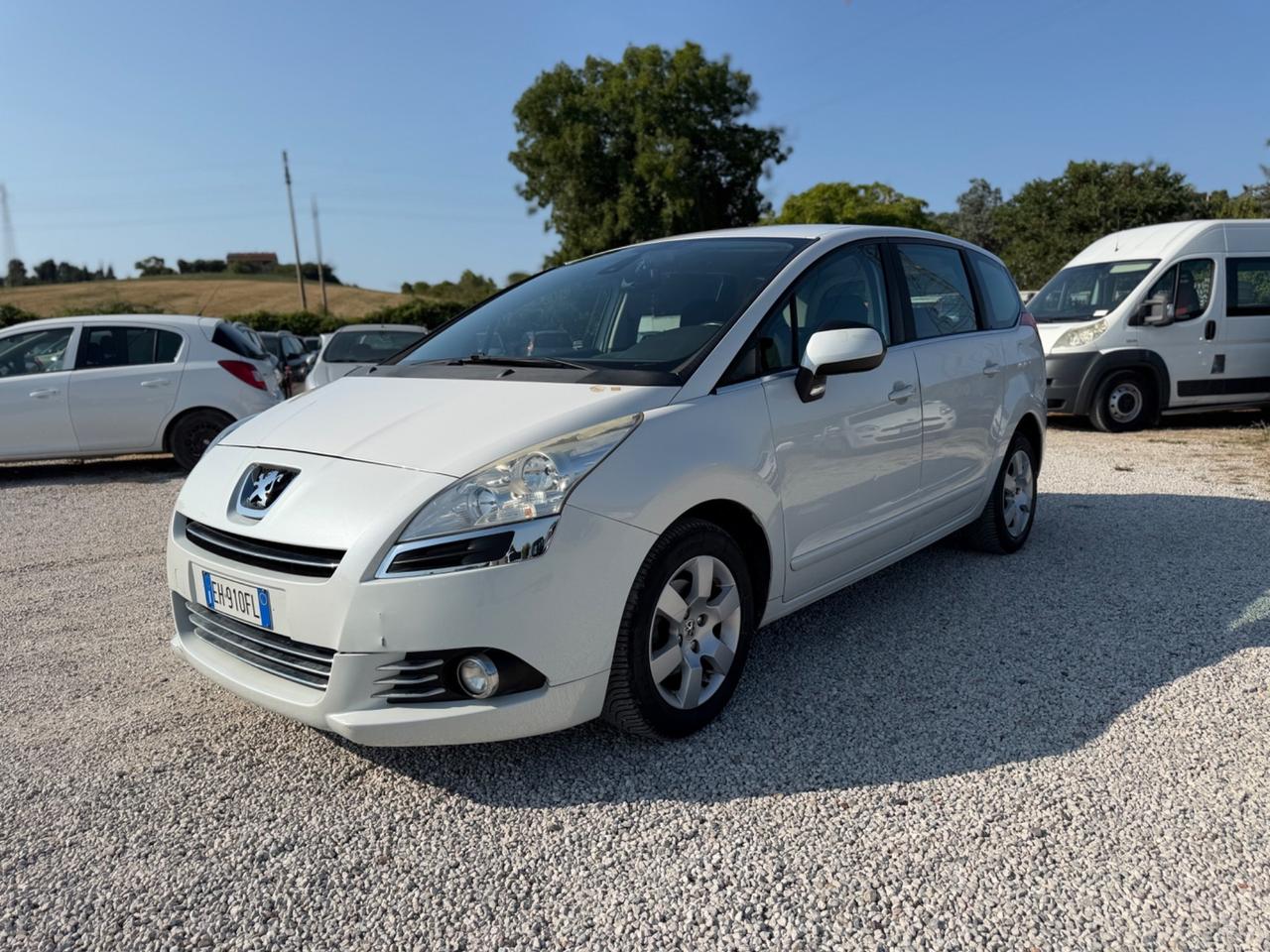 Peugeot 5008 1.6 e-HDi 112CV Stop&Start cambio robotizzato Tecno
