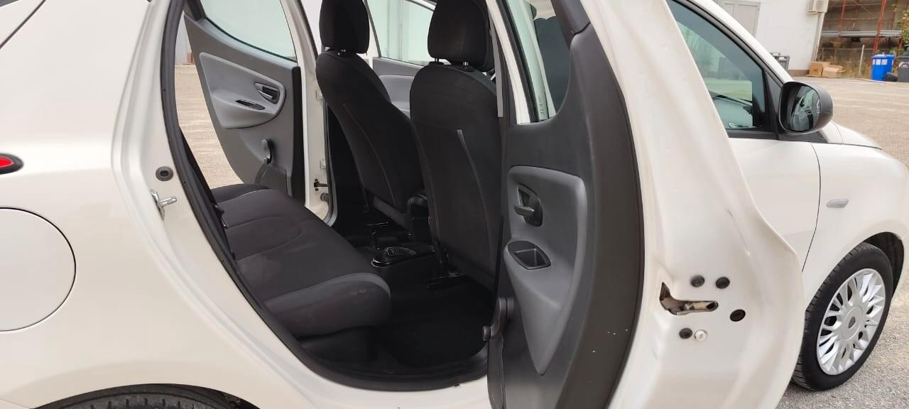 Lancia Ypsilon 1.2 69 CV 5 porte GPL Ecochic Gold