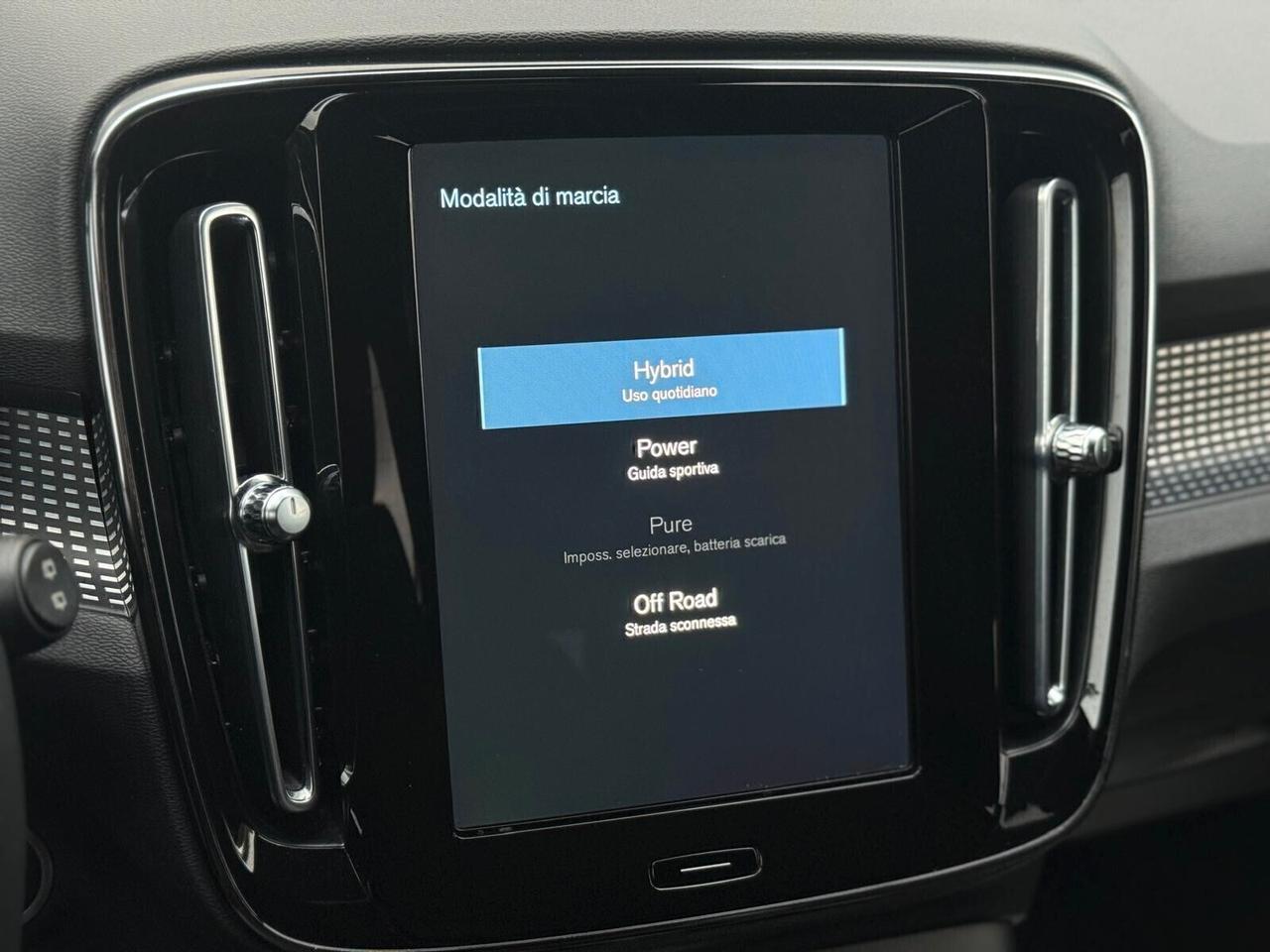 Volvo XC40 Recharge Plug-in Hybrid R-Design 211CV