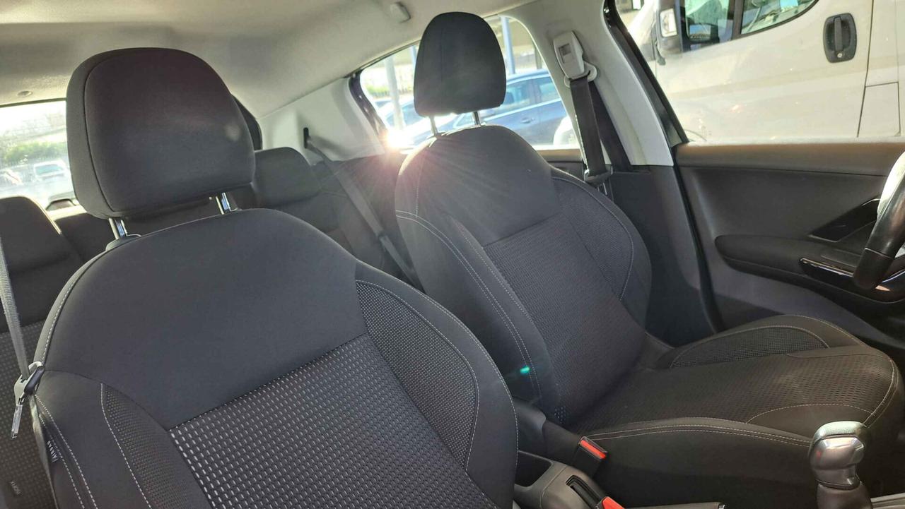 Peugeot 208 PureTech 82 Allure