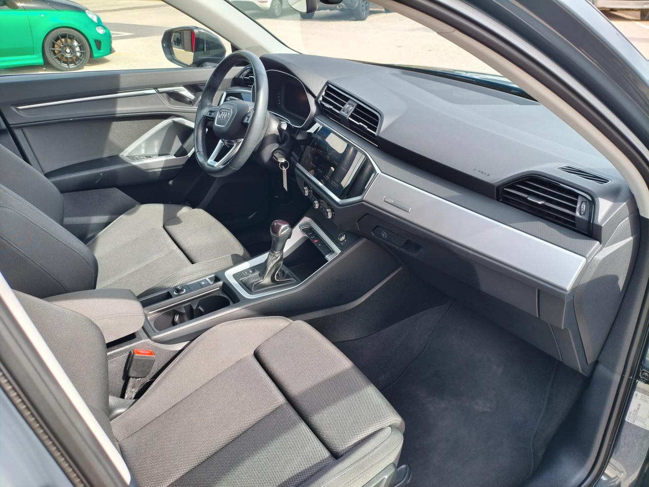 Audi Q3 35 TDI S tronic Business
