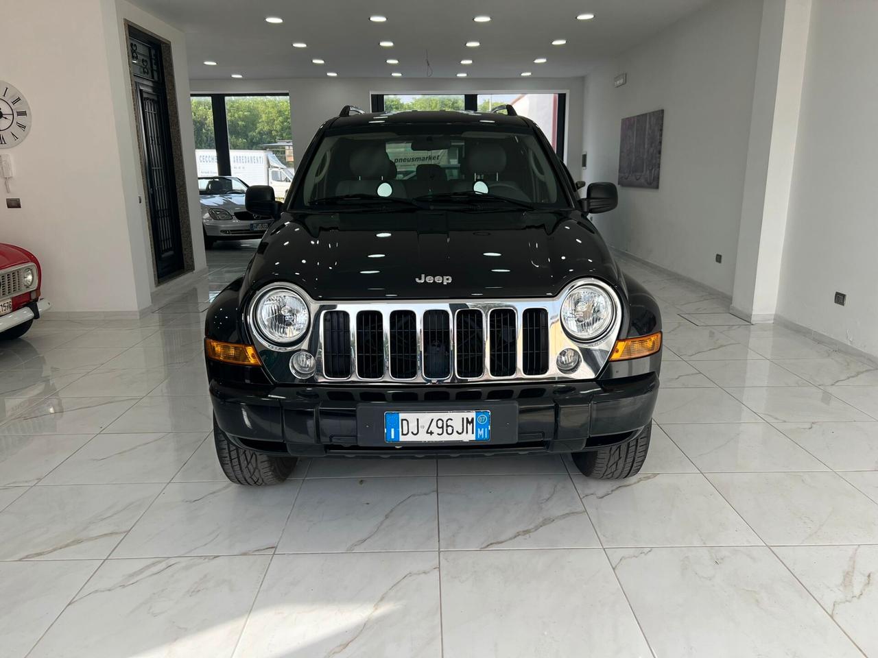 Jeep Cherokee 2.8 crd Sport CAMBIO AUT