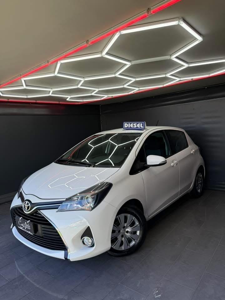 Toyota Yaris 1.4 D-4D Lounge 11/2014