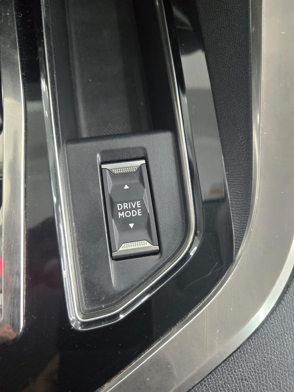 Peugeot 3008 BlueHDi 130 S&S EAT8 Allure