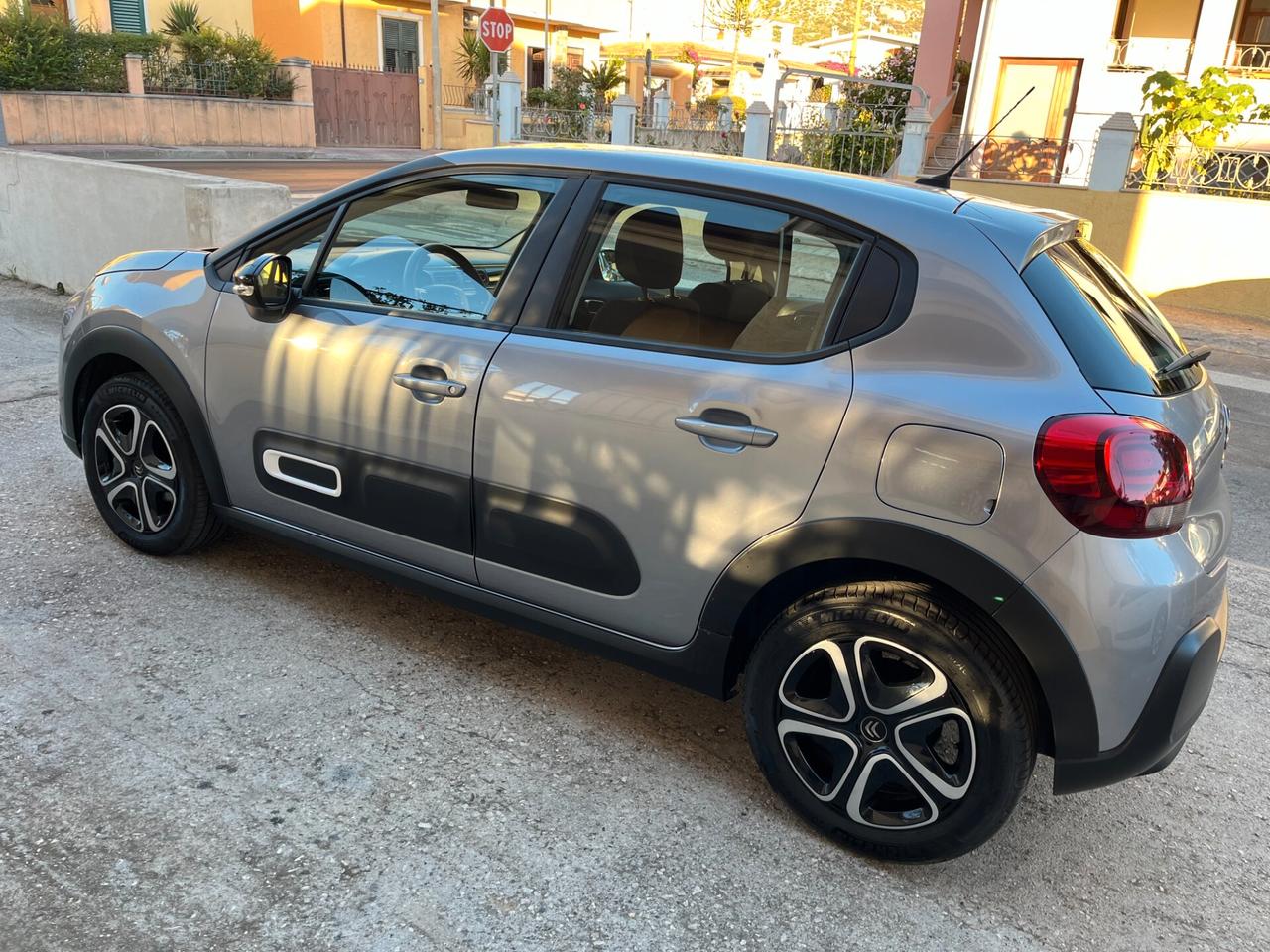 Citroen C3 PureTech 83 S&S Plus*Carplay+Navi
