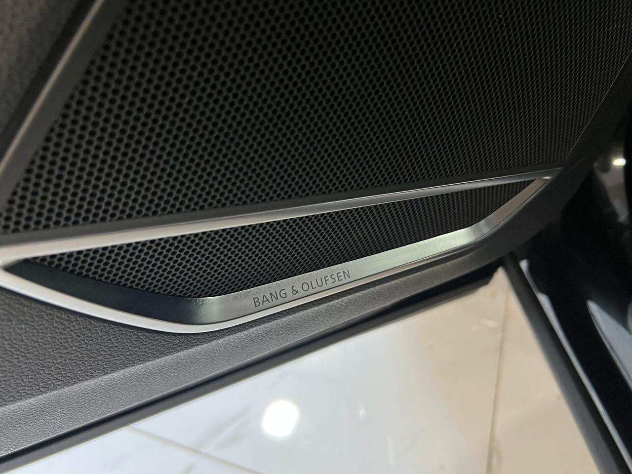 NUOVA AUDI RSQ3 SPORTBACK 2.5 BENZ 400CV S-TRONIC PACK BLACK