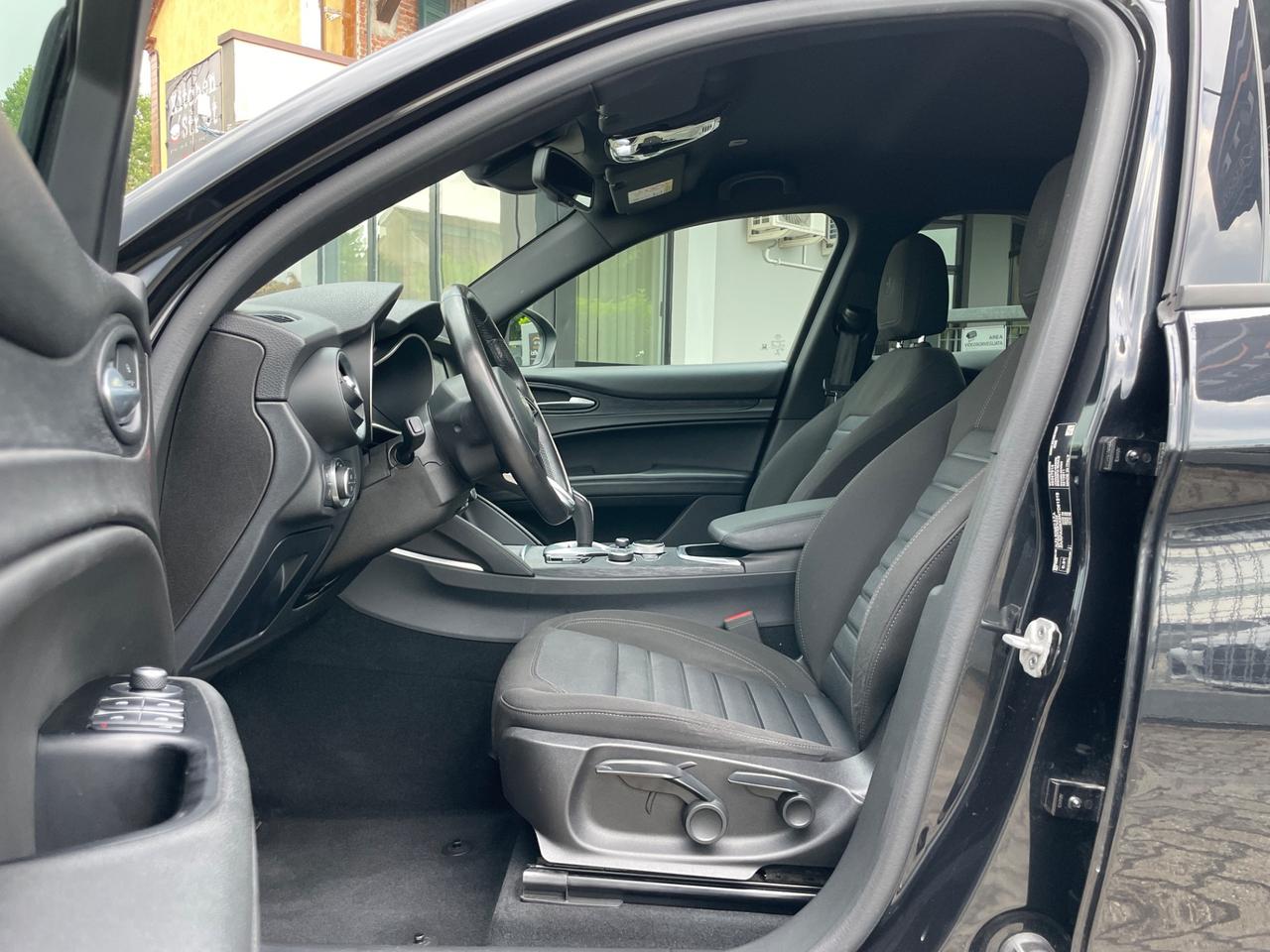 Alfa Romeo Stelvio 2.2 Turbodiesel 160 CV AT8 RWD Veloce