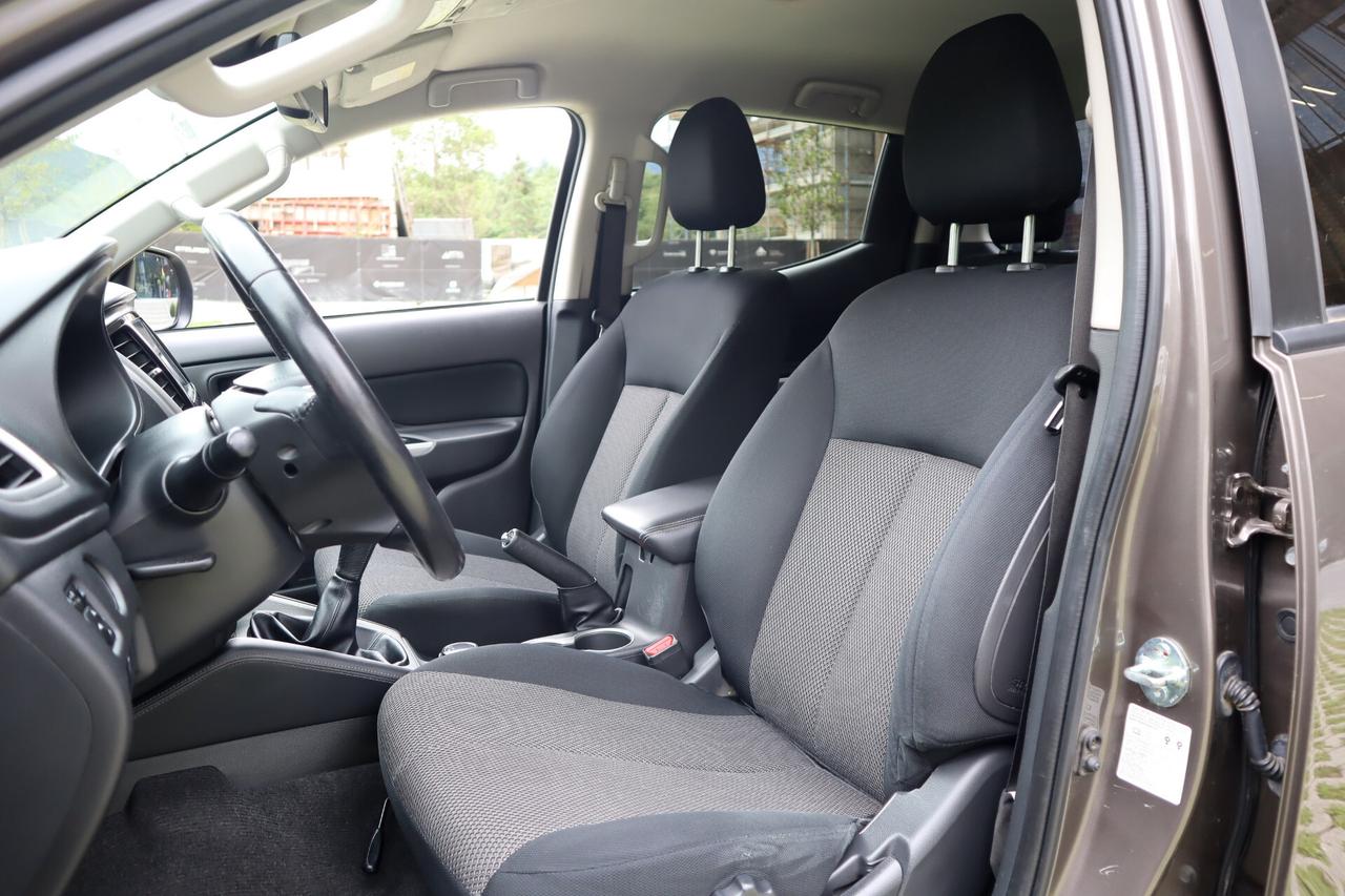 Mitsubishi L200 2.3 D Double Cab 4x4 Easy Select Invite Connect