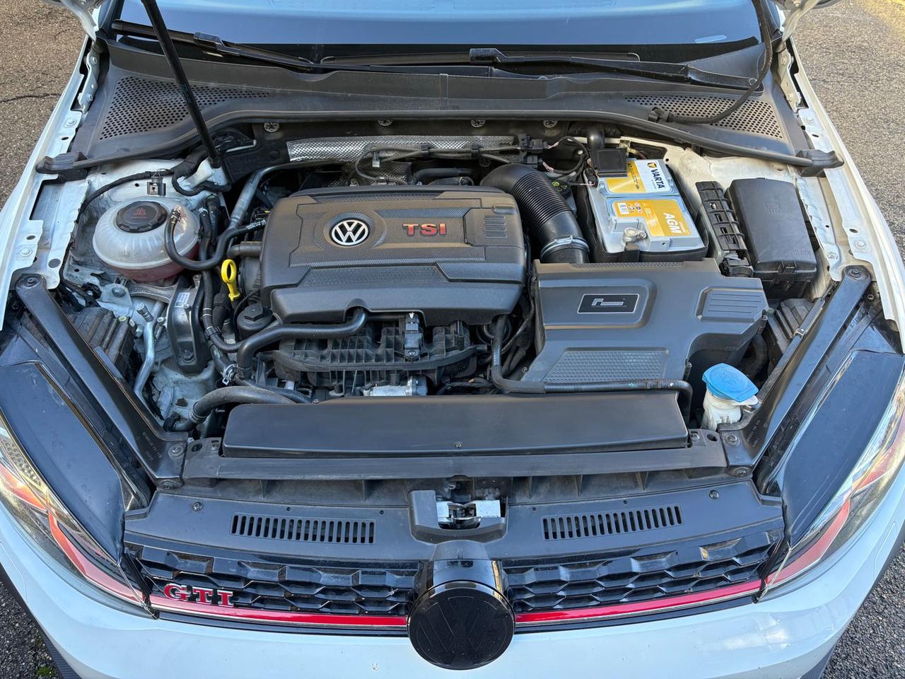 Volkswagen Golf Sport 2.0 GTI Performance #7593