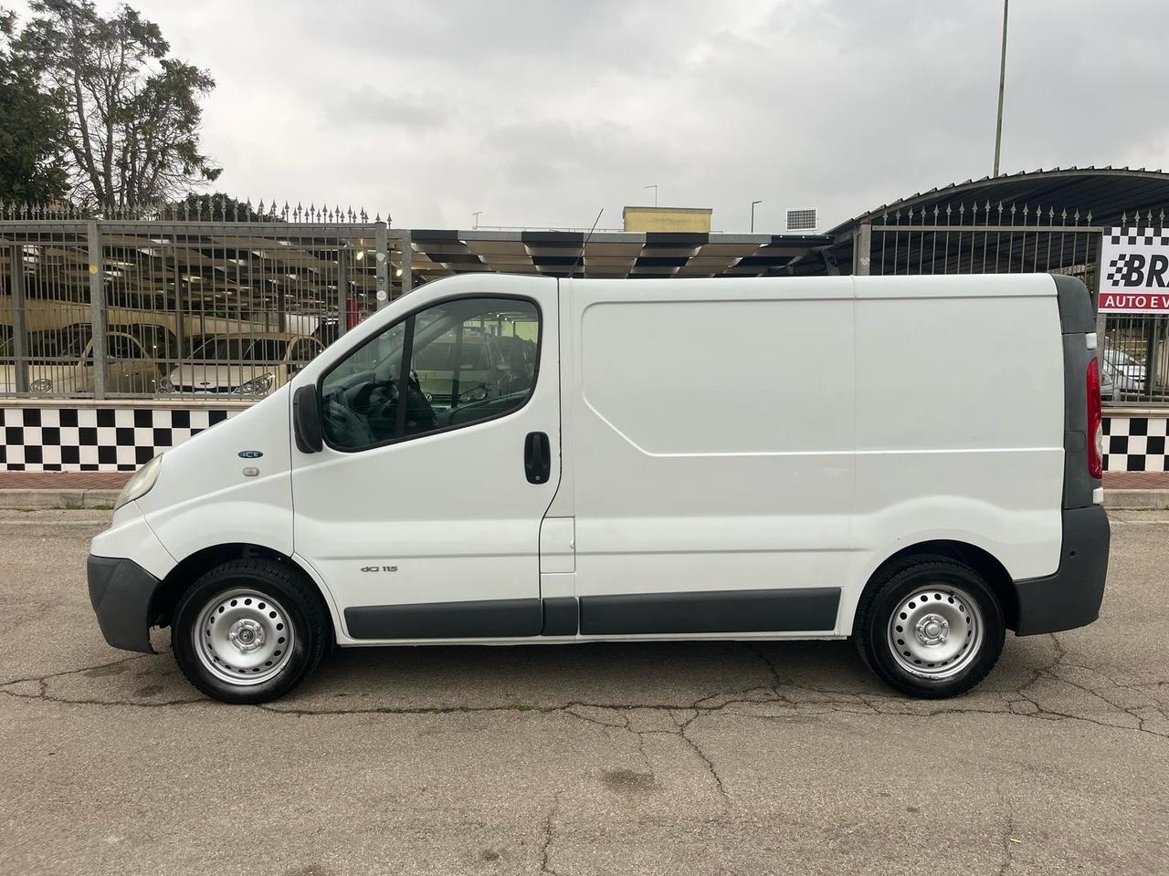 Renault Trafic 2.0 dCi/115 Unipro 2011