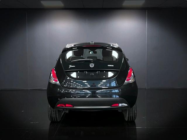 LANCIA Ypsilon 1.0 FireFly 5 porte S&S Hybrid Ecochic Silver