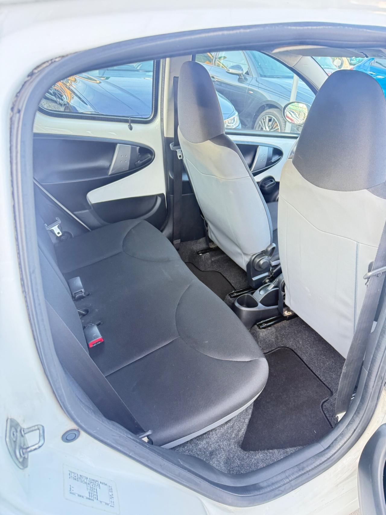 Toyota Aygo 1.0 12V VVT-i 5 porte Cool Soda Connect