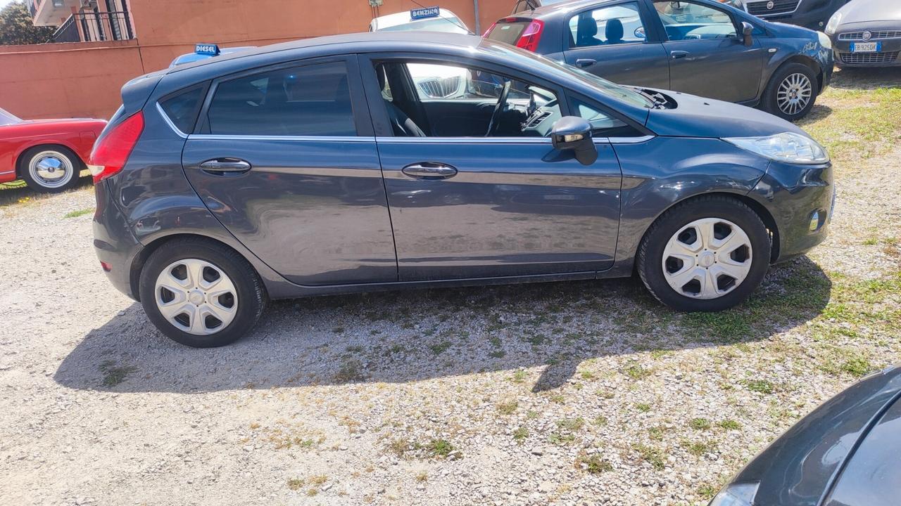 Ford Fiesta 1.4 GPL titanium