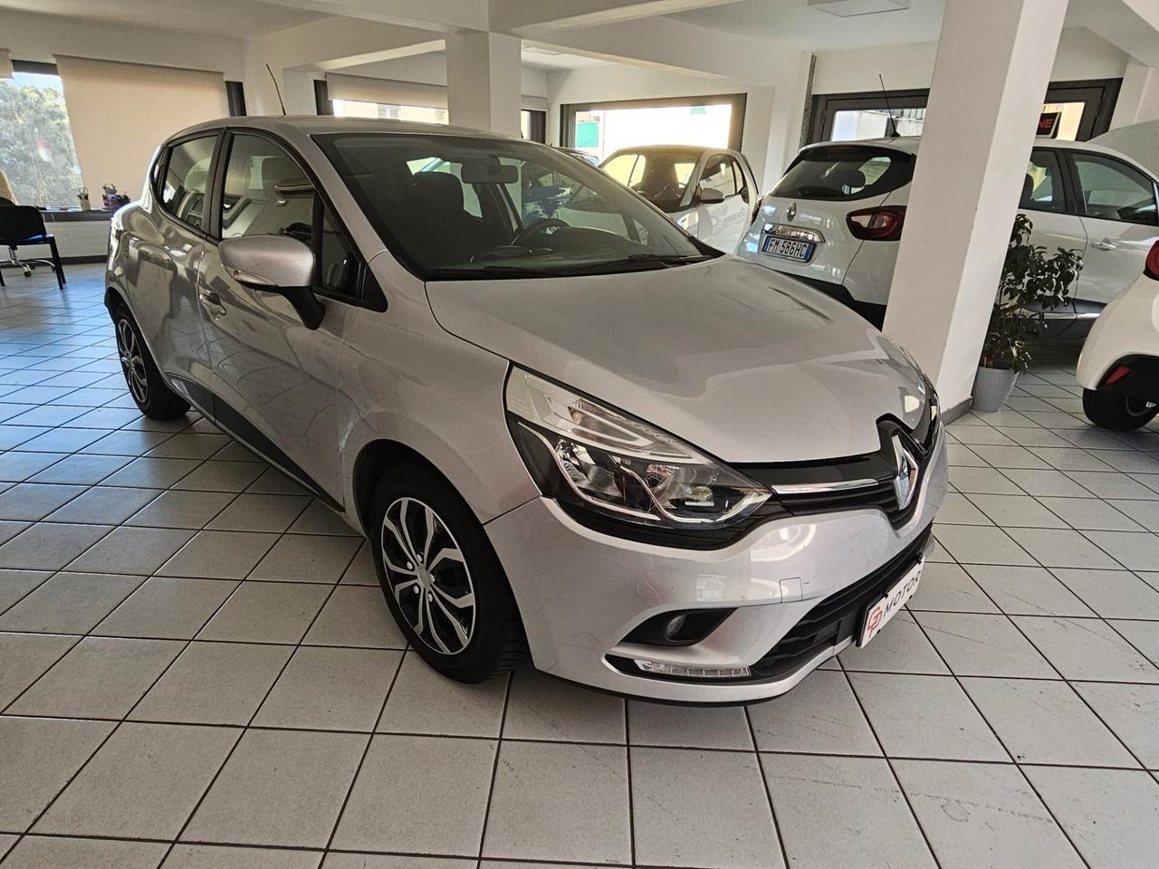 Renault Clio TCe 12V 75 CV 5 porte Moschino Intens