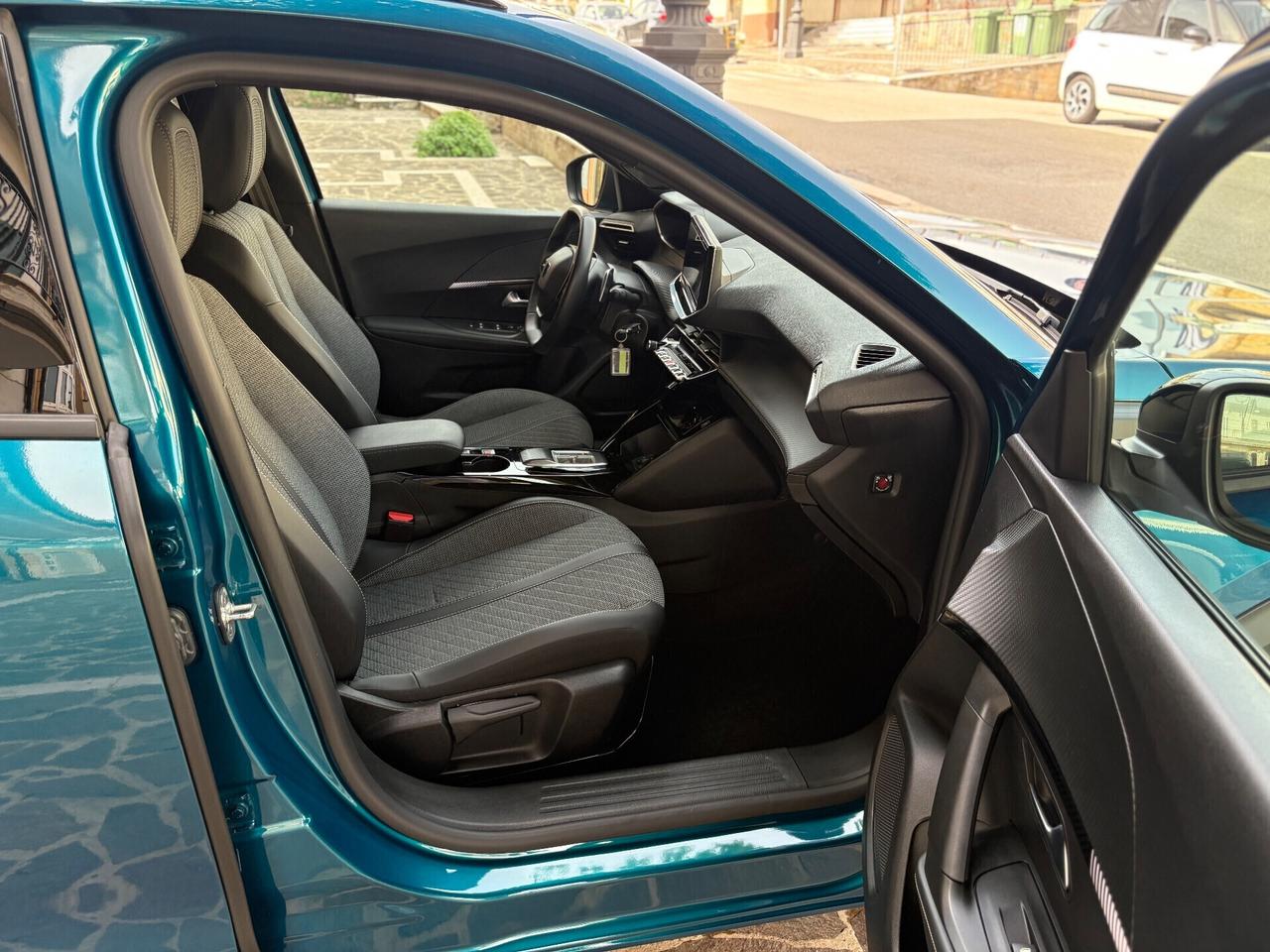 Peugeot 2008 EAT8 Allure FULL/LED PARI AL NUOVO