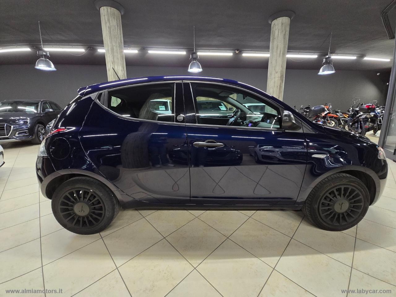 LANCIA Ypsilon 1.0 FireFly 5pS&S Hyb. Eco Silv.