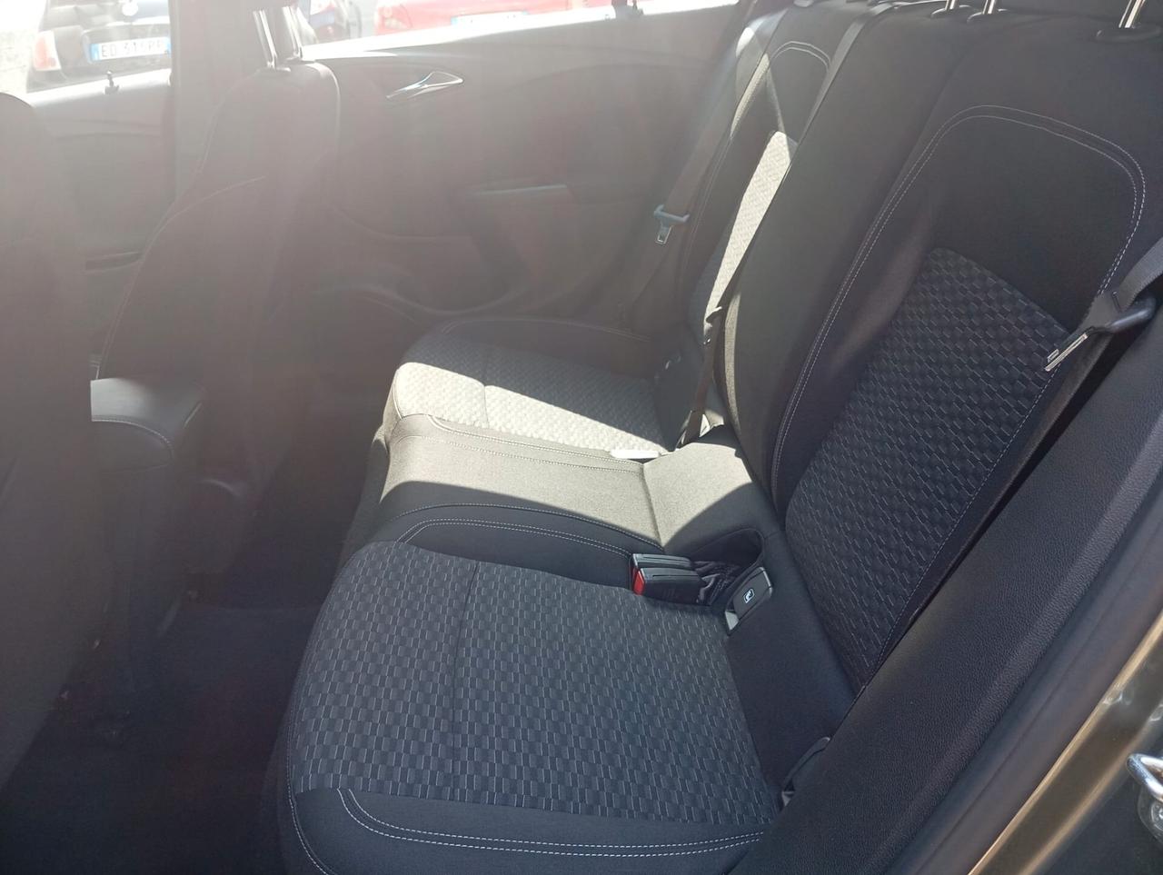 Opel Astra 1.6 CDTi 5 porte Business valutiamo permute
