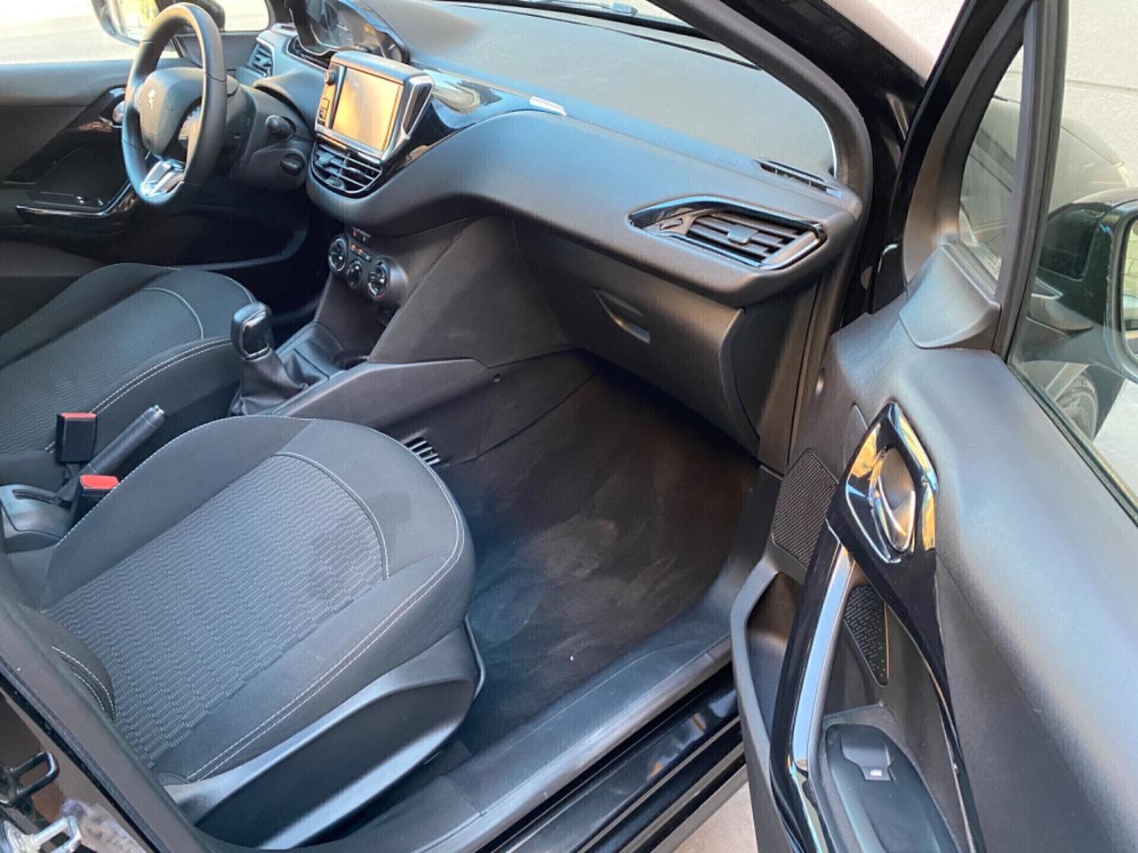 Peugeot 208 Allure 1.2 Benzina Anno 2018