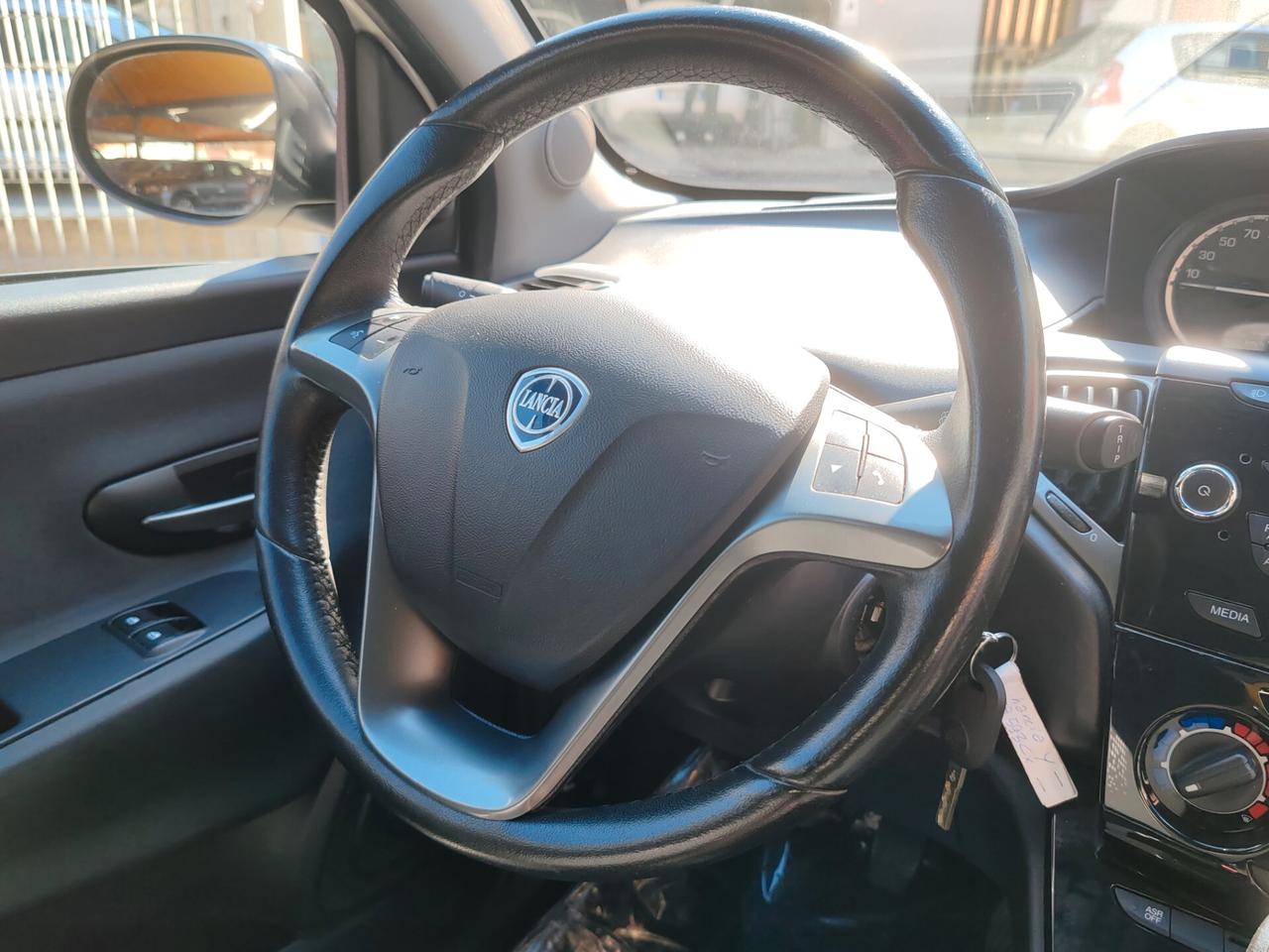 Lancia Ypsilon 1.2 69 CV 5 porte GPL Ecochic Gold