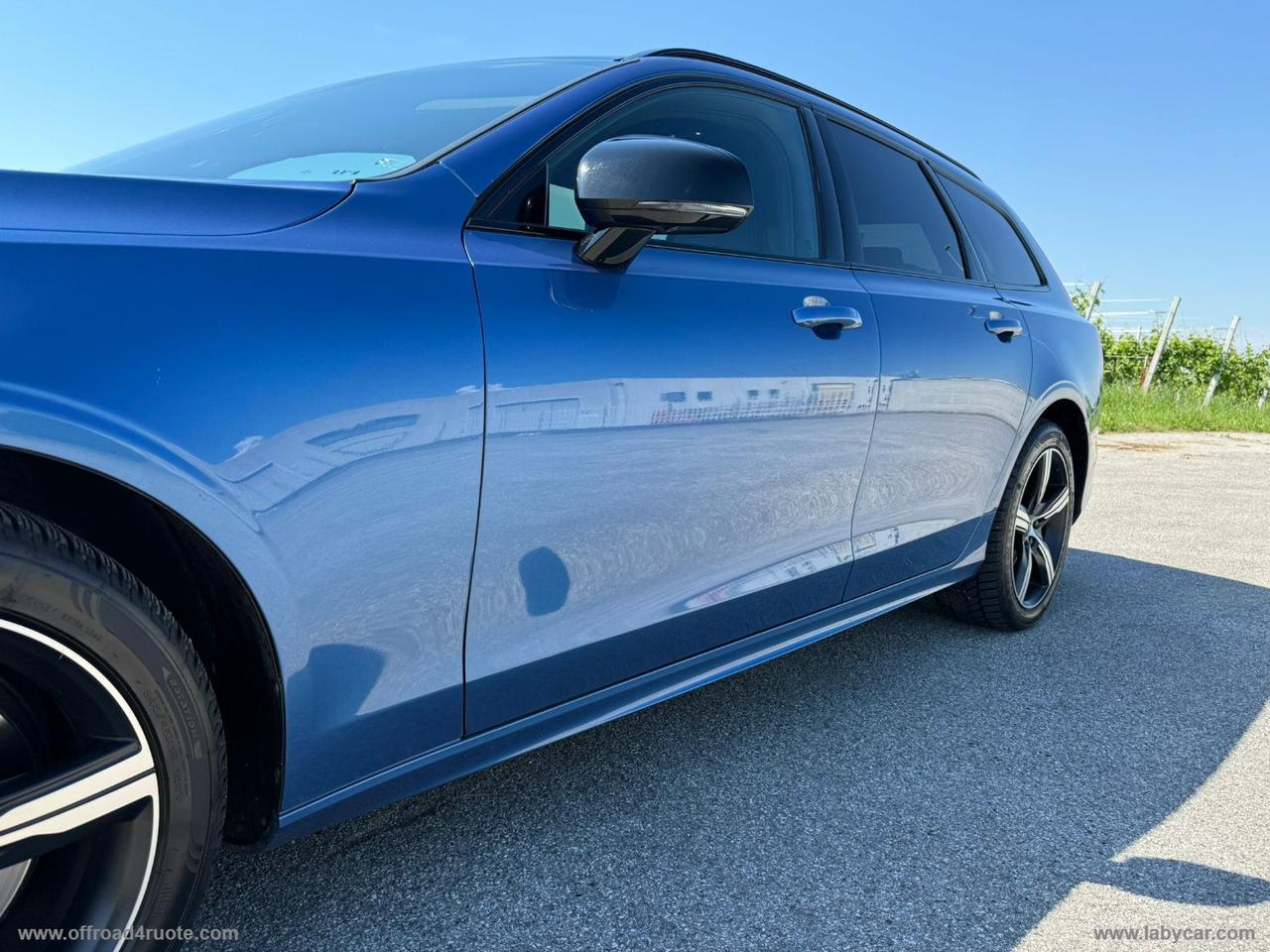 VOLVO D5 AWD Geartronic R-design