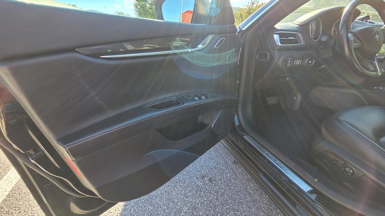 Maserati Ghibli V6 Diesel 275 CV Nerissimo Edition