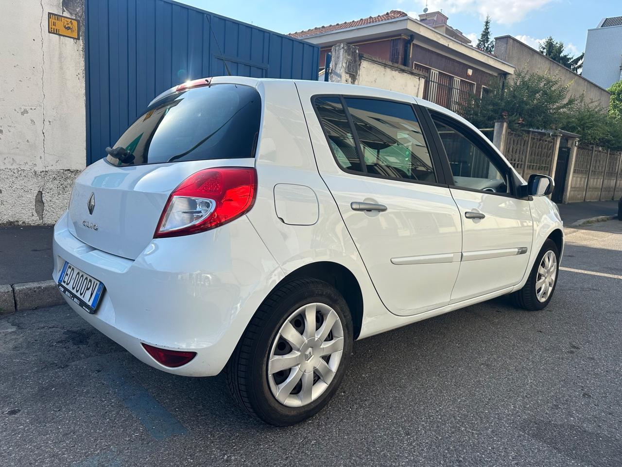 Renault Clio 1.2 16V 5 porte Luxe - euro 5 - solo 59000 km