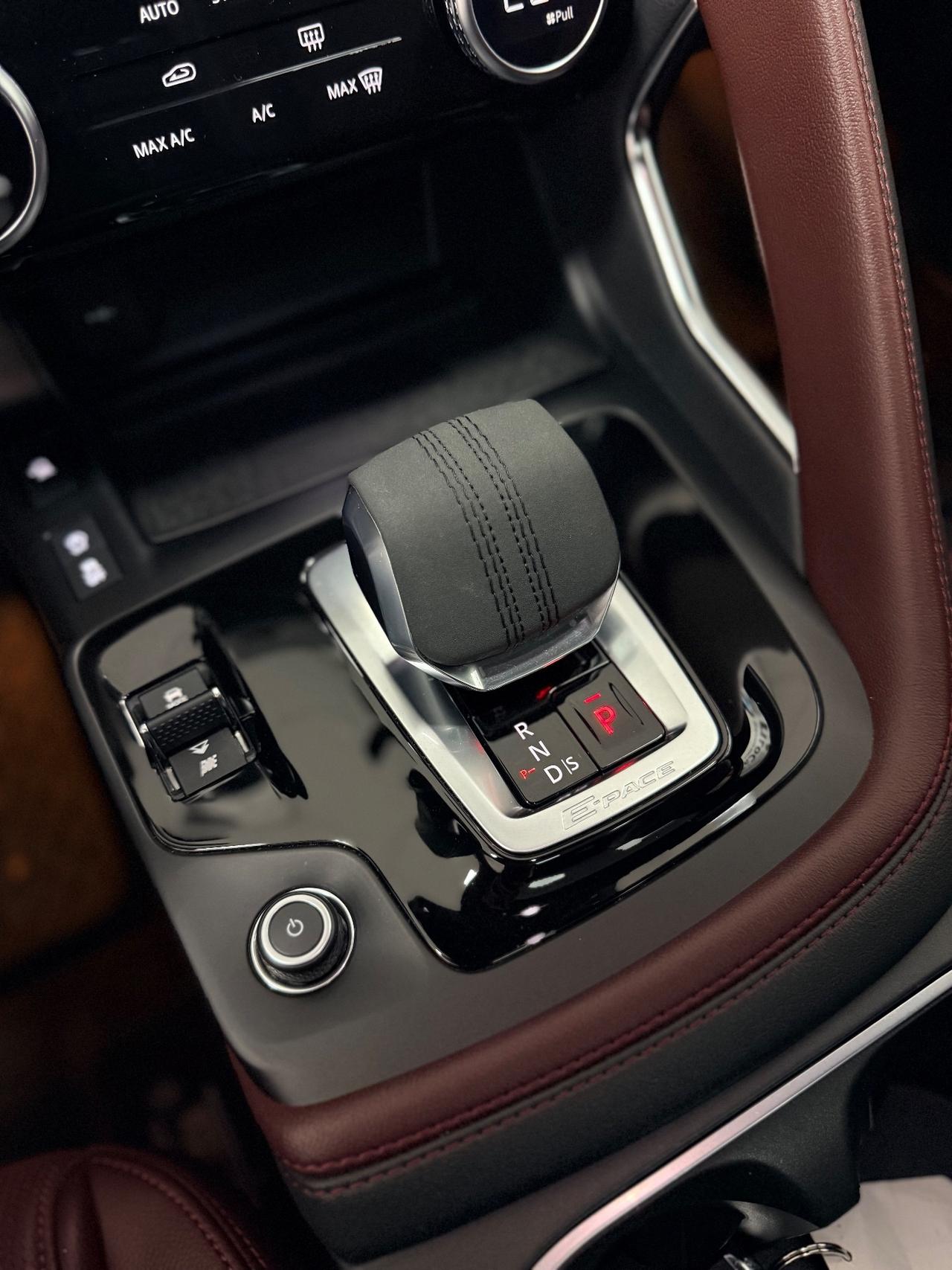 Jaguar E-Pace 2.0D I4 163 CV AWD R-Dynamic HSE 06/2023 Euro 6D