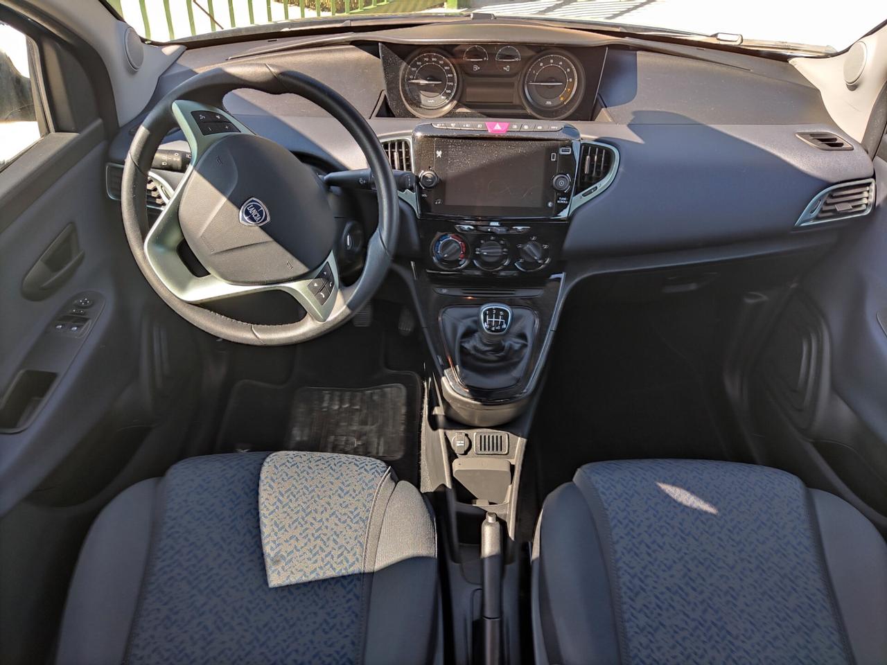 Lancia Ypsilon 1.0 FireFly 5 porte S&S Hybrid Gold