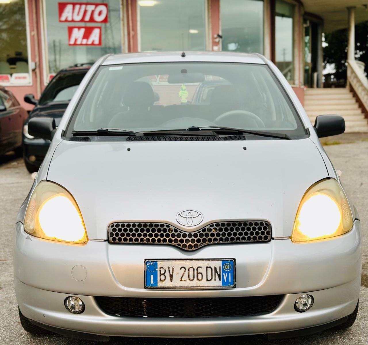 Toyota Yaris 1.3i 16V cat 5 porte Luna