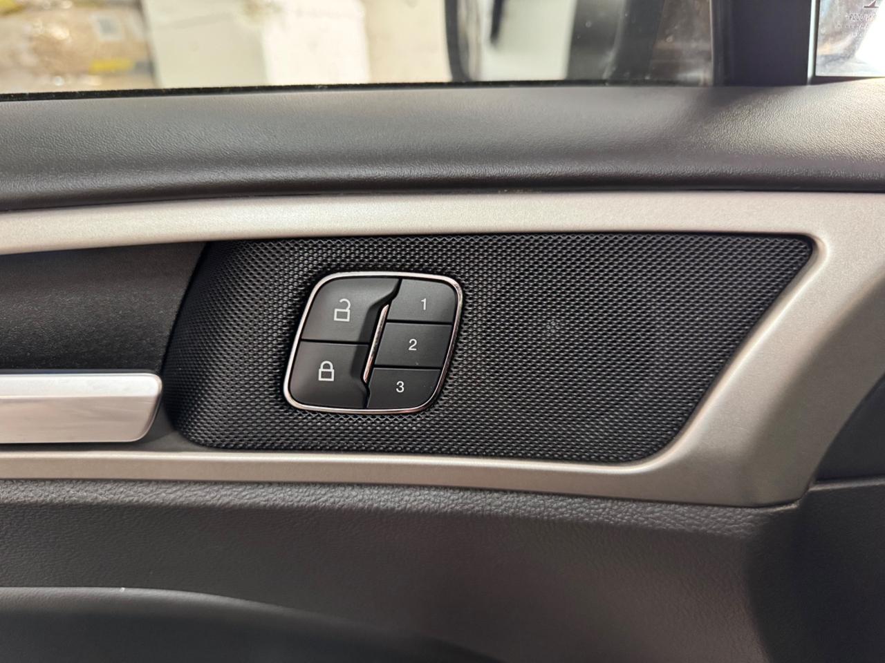 Ford Mondeo Full Hybrid 2.0 VIGNALE 36.000Km