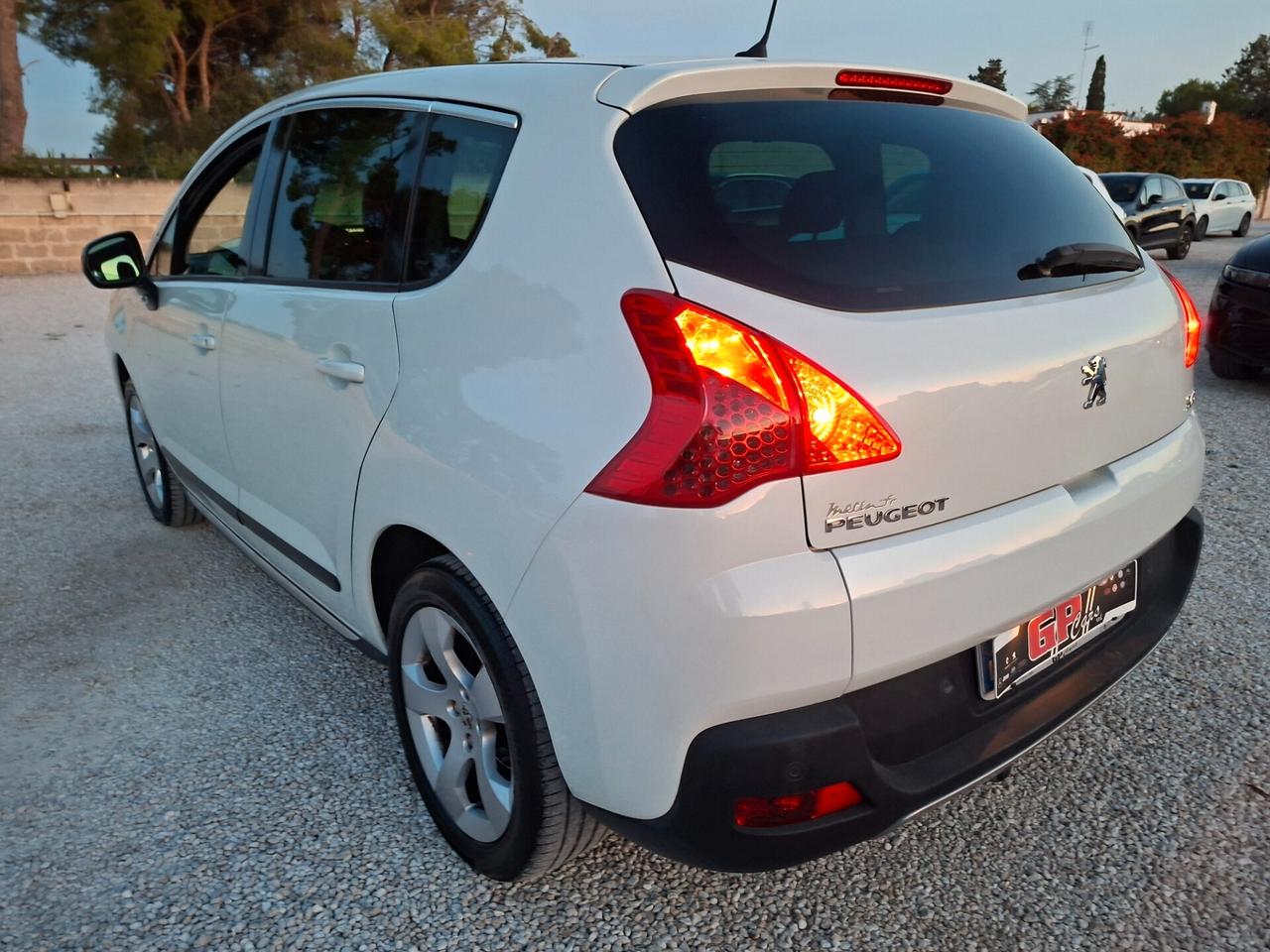 PEUGEOT 3008 ALLURE 1.6 HDI 112cv *TETTO-GANCIO TRAINO*