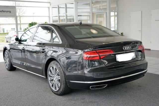 AUDI - A8