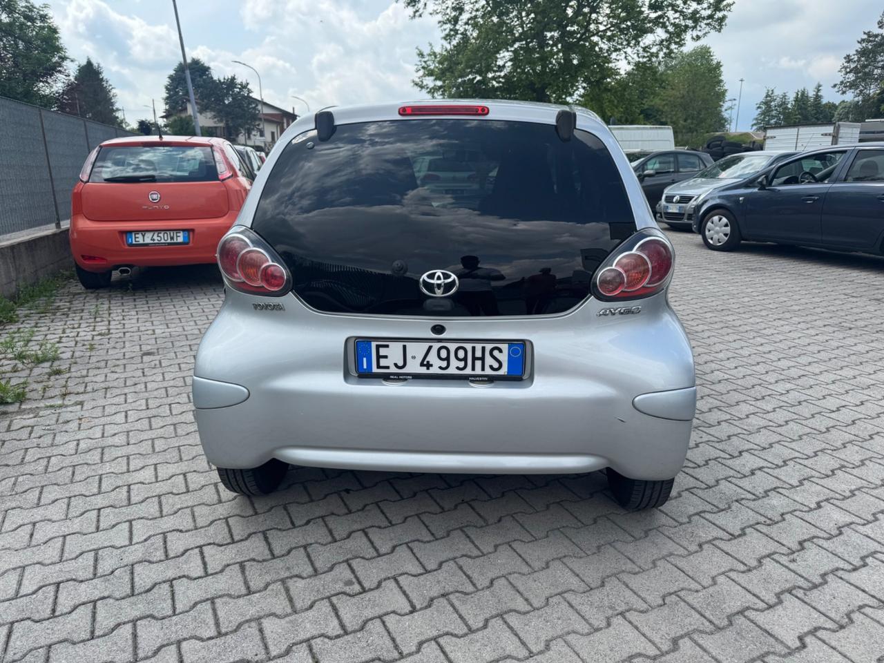 Toyota Aygo 1.0 12V VVT-i 5 porte Deep Ocean Connect