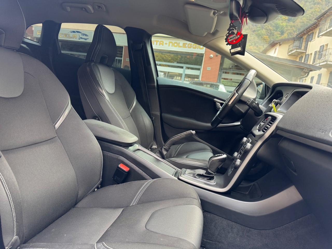 Volvo V40 D2 Geartronic Inscription - VETRI OSCURATI TAGLIANDO COMPLETO EFFETTUATO