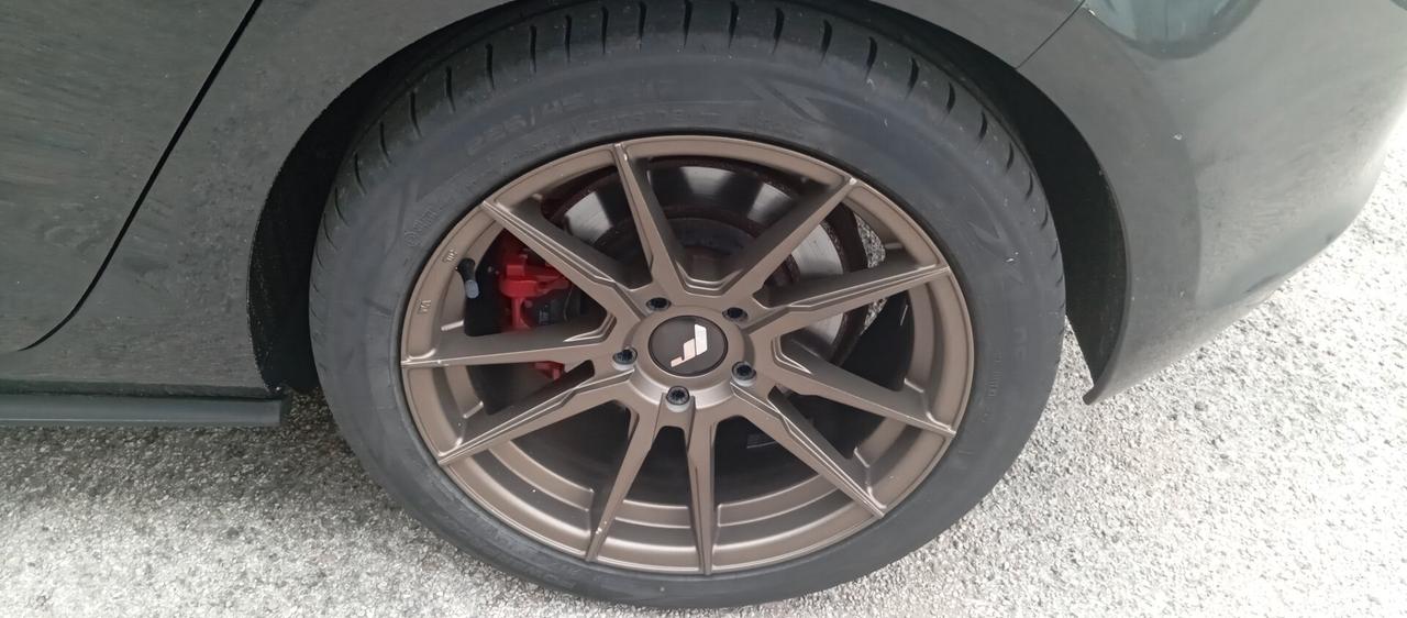 Volkswagen Golf GTD 2.0 TDI DSG 184 CV