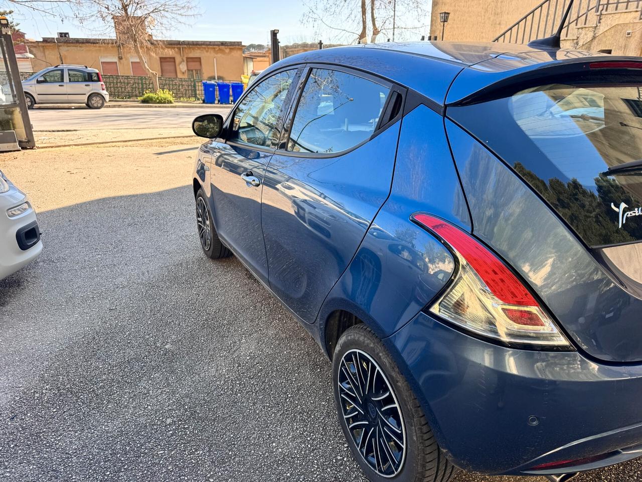 Lancia Ypsilon 1.0 FireFly 5 porte S&S Hybrid Gold