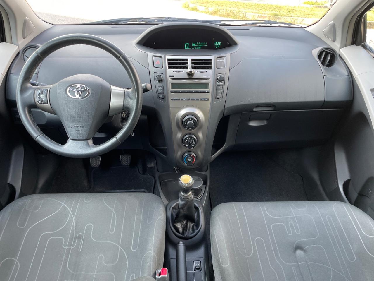 Toyota Yaris 1.0 3 porte Luxury pack