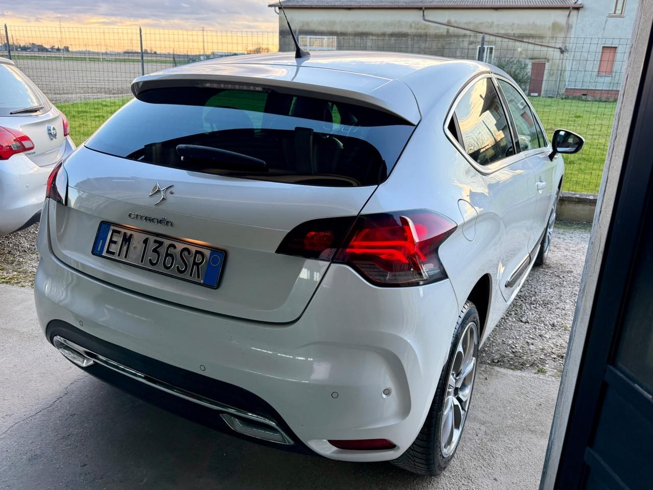 Ds DS4 4 2.0 HDi 160 Pure Pearl