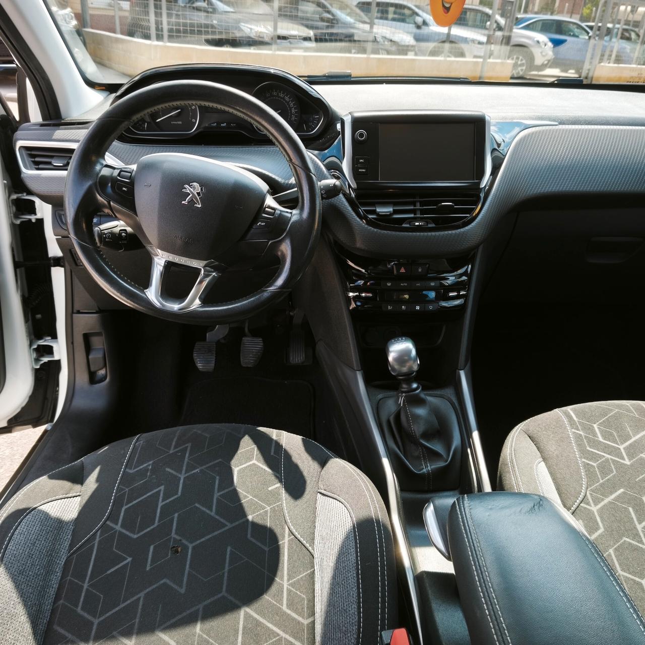 Peugeot 2008 BlueHDi 120 S&S Allure E6B