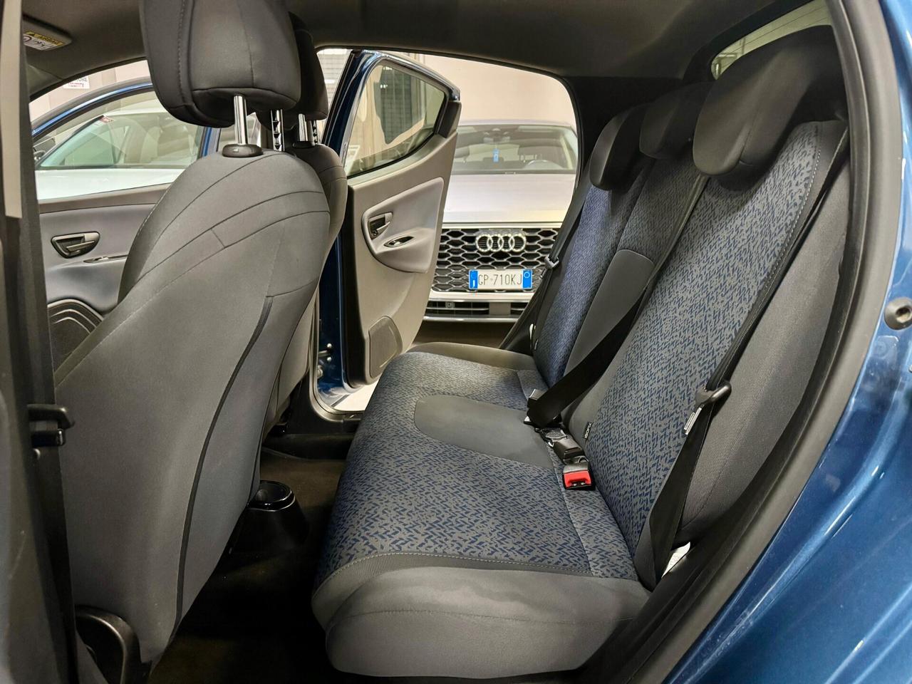 Lancia Ypsilon 1.0 FireFly S&S Hybrid 2023