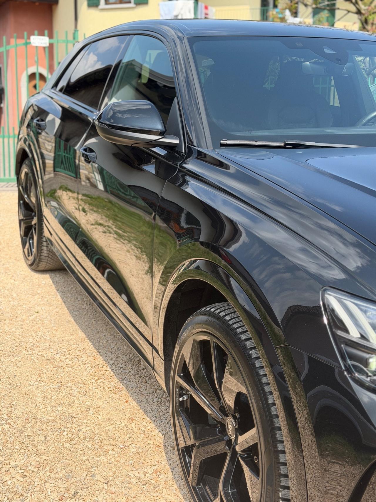 Audi RSQ8 TFSI V8 QUATTRO CARBOCERAMIC BANGOLUFSEN