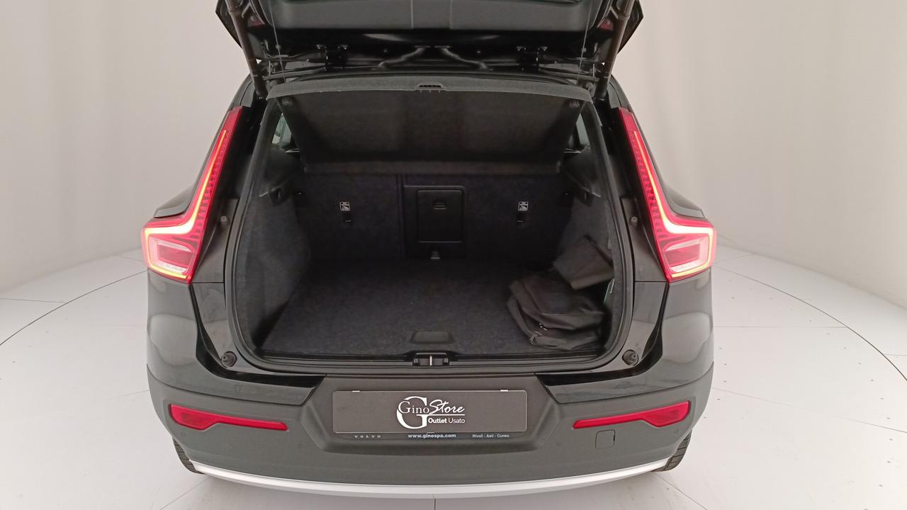 VOLVO XC40 1.5 t2 Momentum auto my21