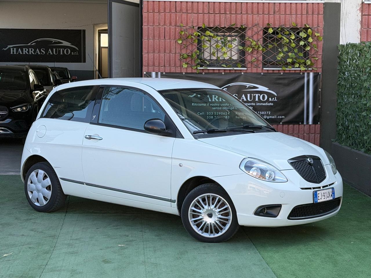 Lancia Ypsilon 1.3 MJT 75 CV Platino