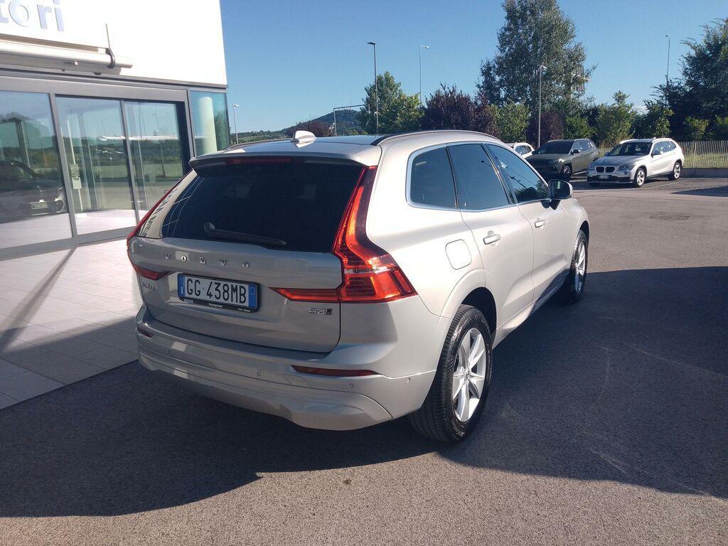 Volvo XC60 2.0 B4 Momentum AWD Auto